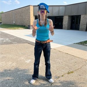 Meet your Posher, Chloe